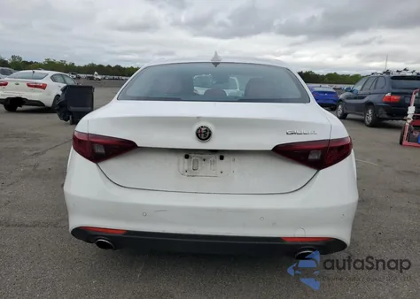 2021 Alfa Romeo Giulia Sport z USA, uszkodzony, nr VIN ZARFAMAN7M7645983